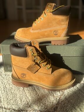 Timberland Youth Premium 6” Waterproof Wheat Boots Size 1.5Y NIB